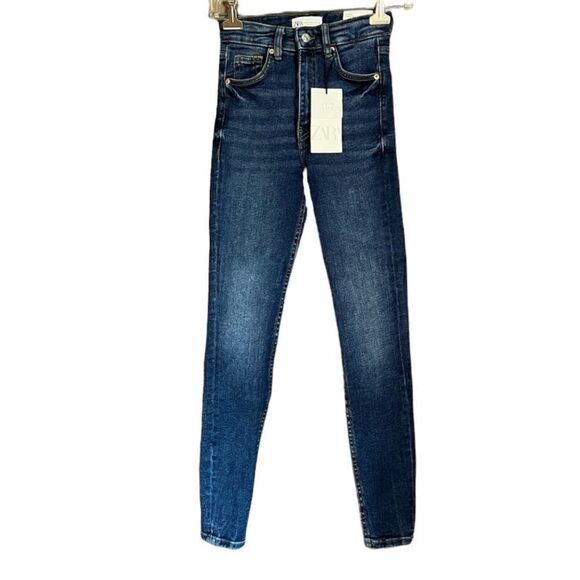 NWT! Zara vintage skinny jeans. Medium wash - Picture 2 of 15
